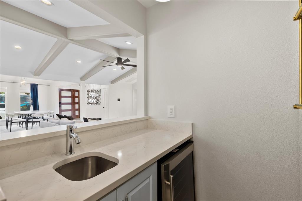6330 E Lovers Lane, Dallas, TX 75214