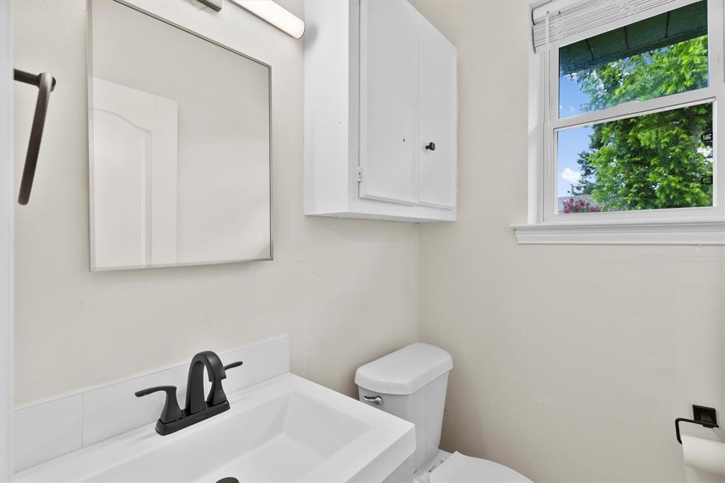 1/2 bath located in garage