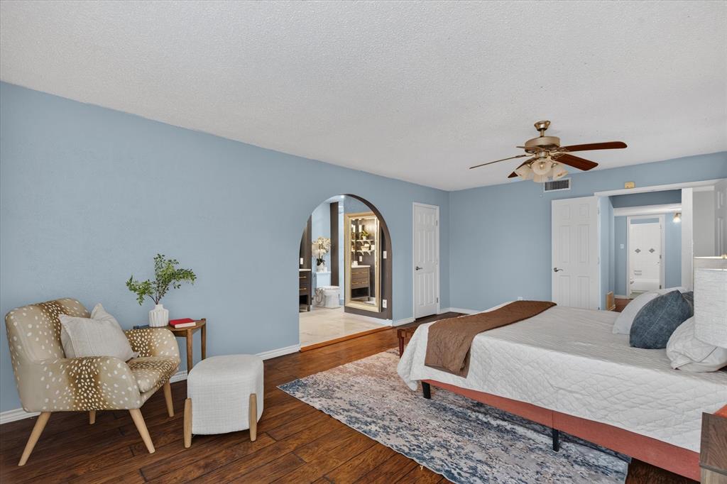 2801 Meandering Way, Bedford, TX 76021