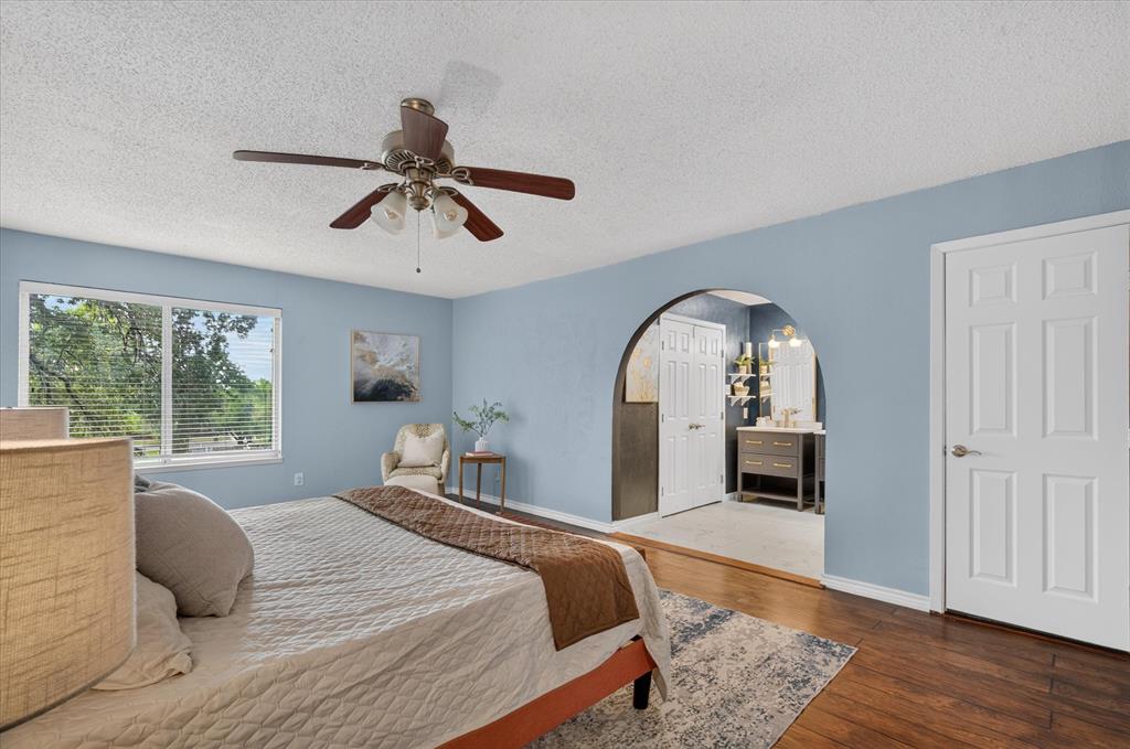 2801 Meandering Way, Bedford, TX 76021