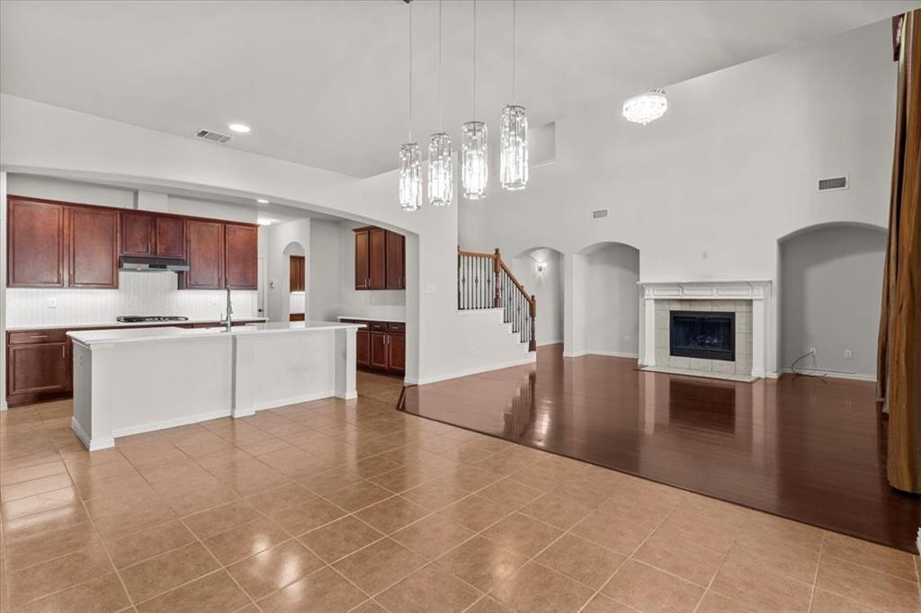1129 Northlake Drive, DeSoto, TX 75115