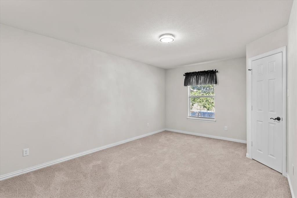 1129 Northlake Drive, DeSoto, TX 75115
