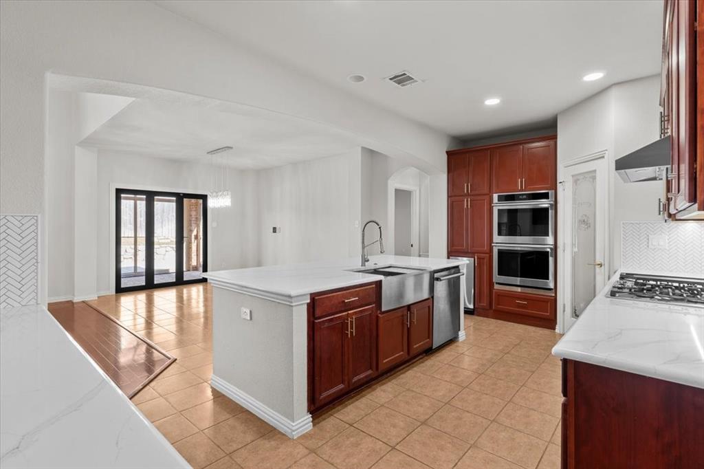 1129 Northlake Drive, DeSoto, TX 75115