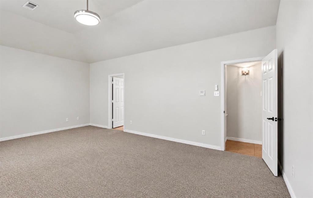 1129 Northlake Drive, DeSoto, TX 75115