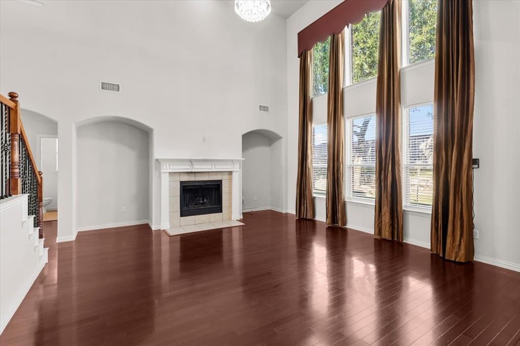 1129 Northlake Drive, DeSoto, TX 75115