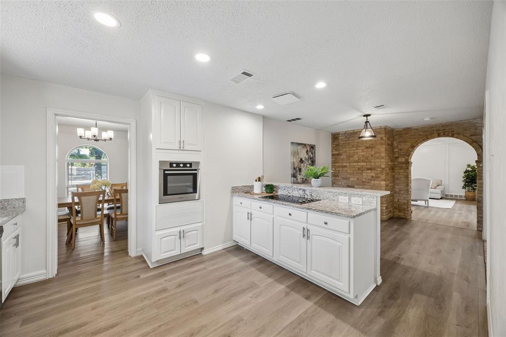 1710 Green Oaks Drive, Irving, TX 75061