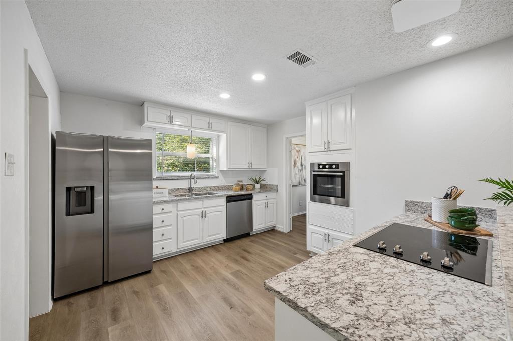 1710 Green Oaks Drive, Irving, TX 75061