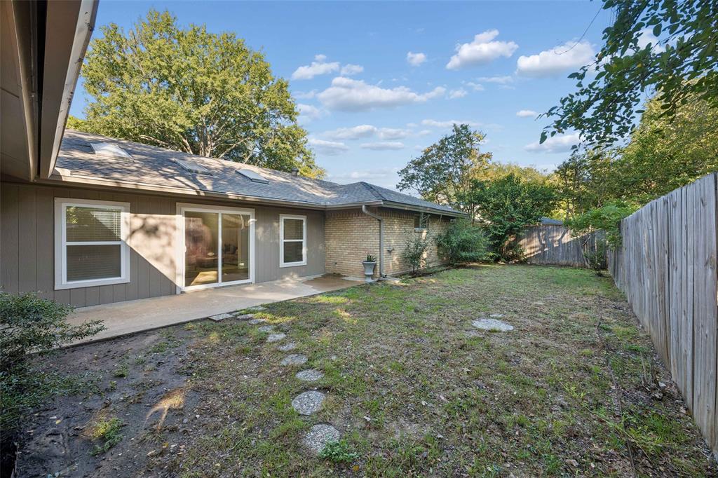 1710 Green Oaks Drive, Irving, TX 75061