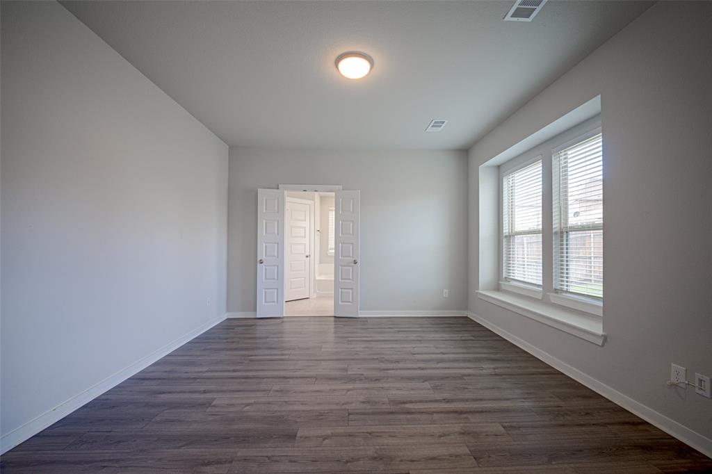 3911 Spencer Lane, Heartland, TX 75126