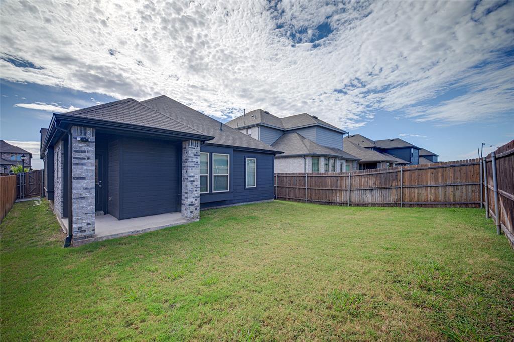3911 Spencer Lane, Heartland, TX 75126