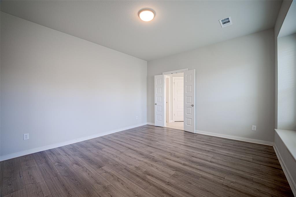 3911 Spencer Lane, Heartland, TX 75126