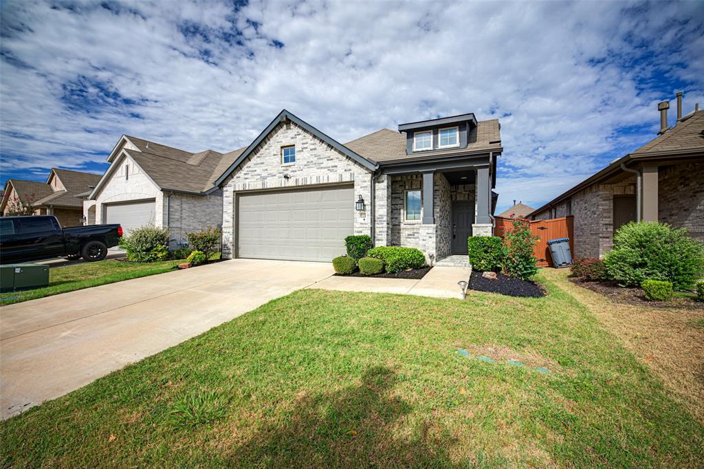 3911 Spencer Lane, Heartland, TX 75126