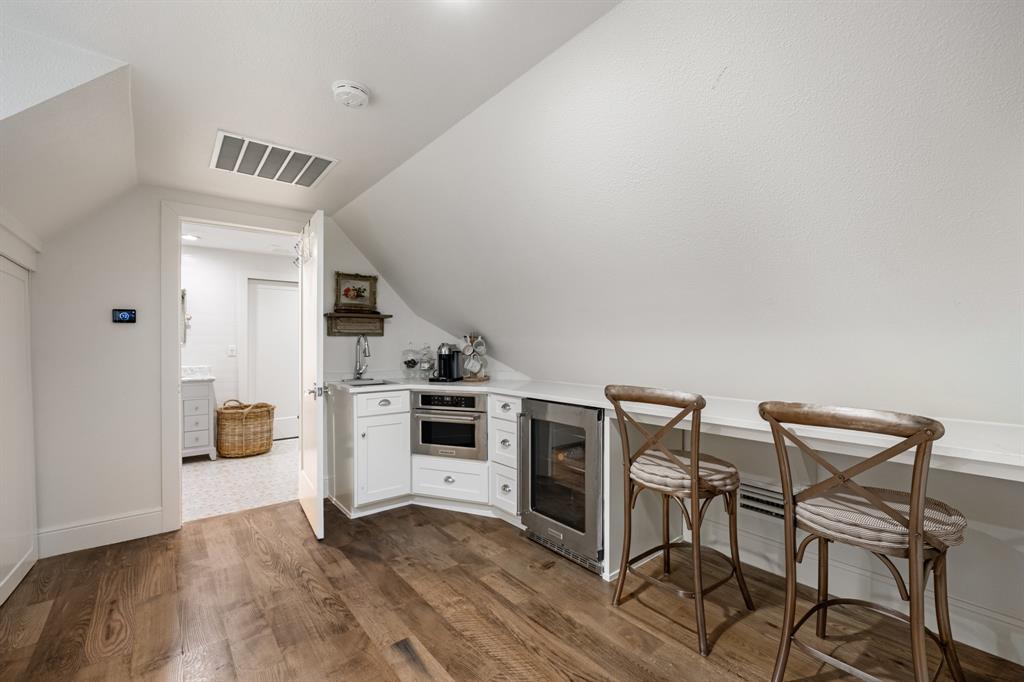 Guest Quarters kitchenette