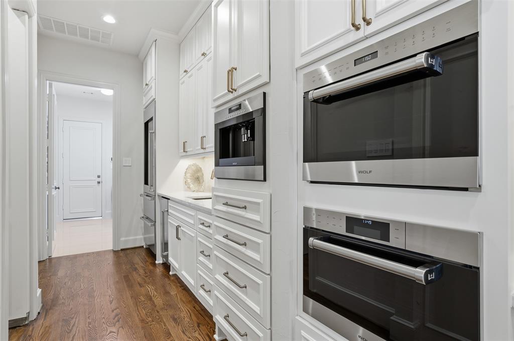 4105 Walnut Meadow Lane, Dallas, TX 75229