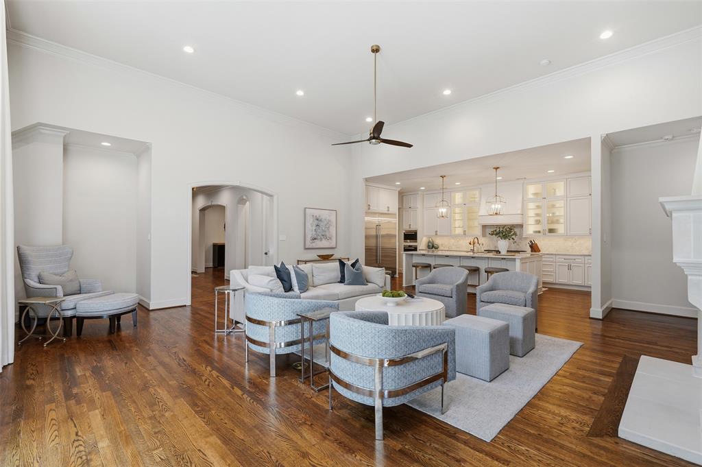 4105 Walnut Meadow Lane, Dallas, TX 75229