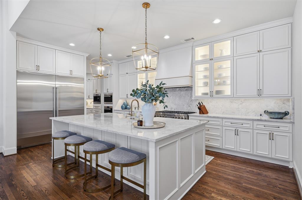 4105 Walnut Meadow Lane, Dallas, TX 75229