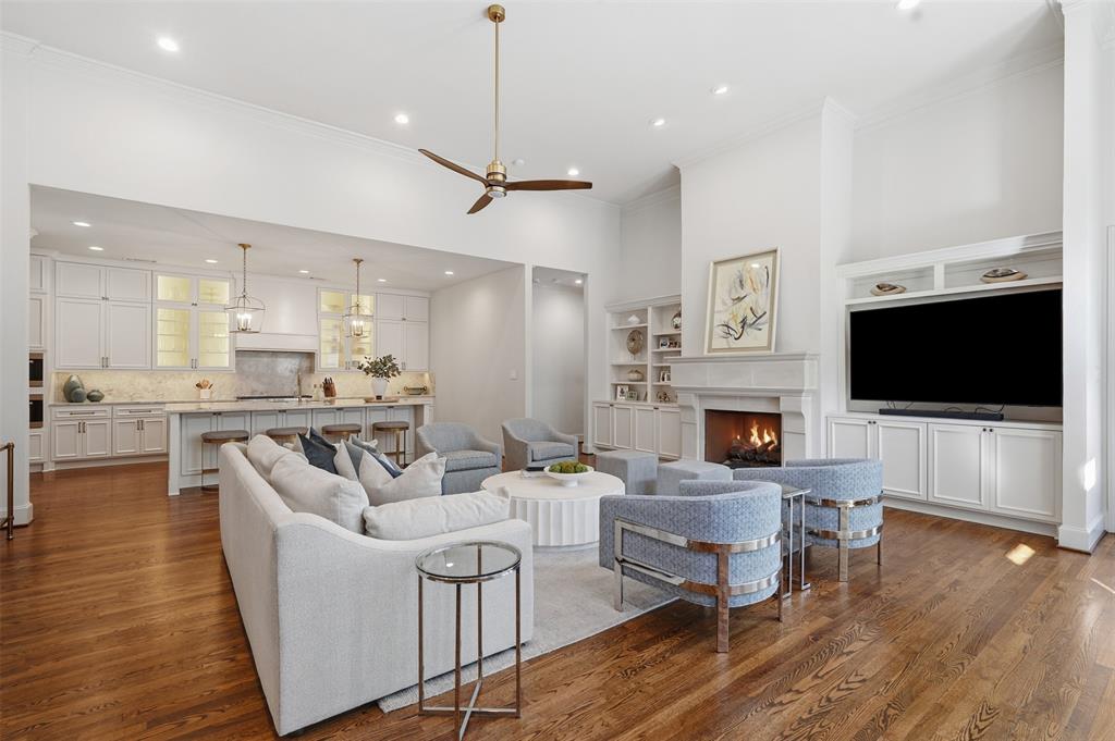 4105 Walnut Meadow Lane, Dallas, TX 75229
