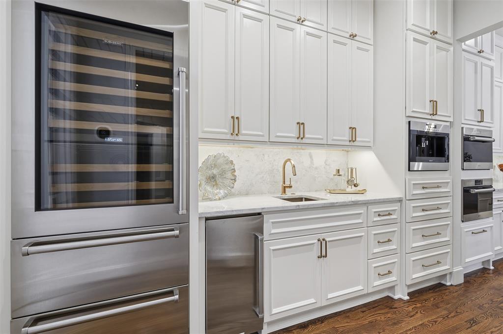 4105 Walnut Meadow Lane, Dallas, TX 75229