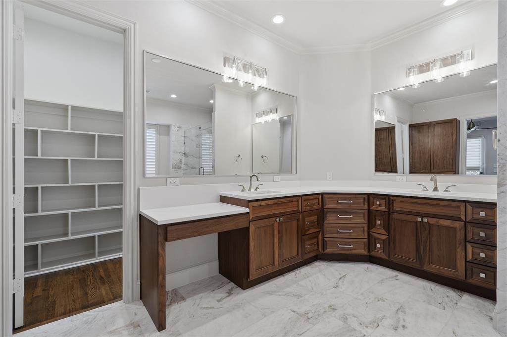 4105 Walnut Meadow Lane, Dallas, TX 75229