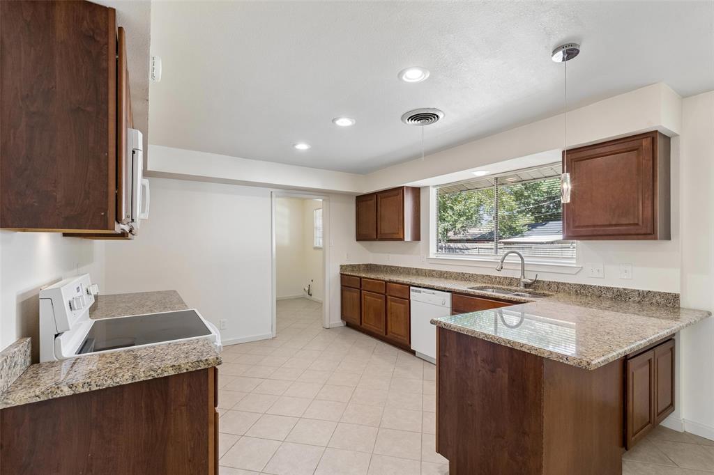 1723 Carlisle Street, Irving, TX 75062 1723 Carlisle Street, Irving, TX 75062