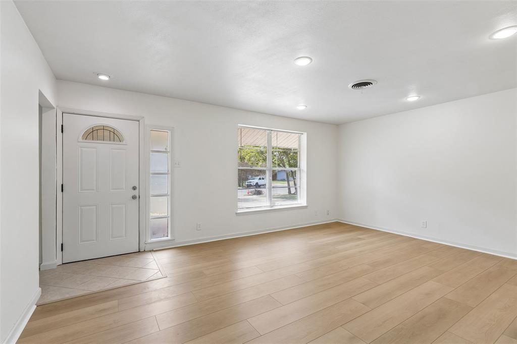 1723 Carlisle Street, Irving, TX 75062