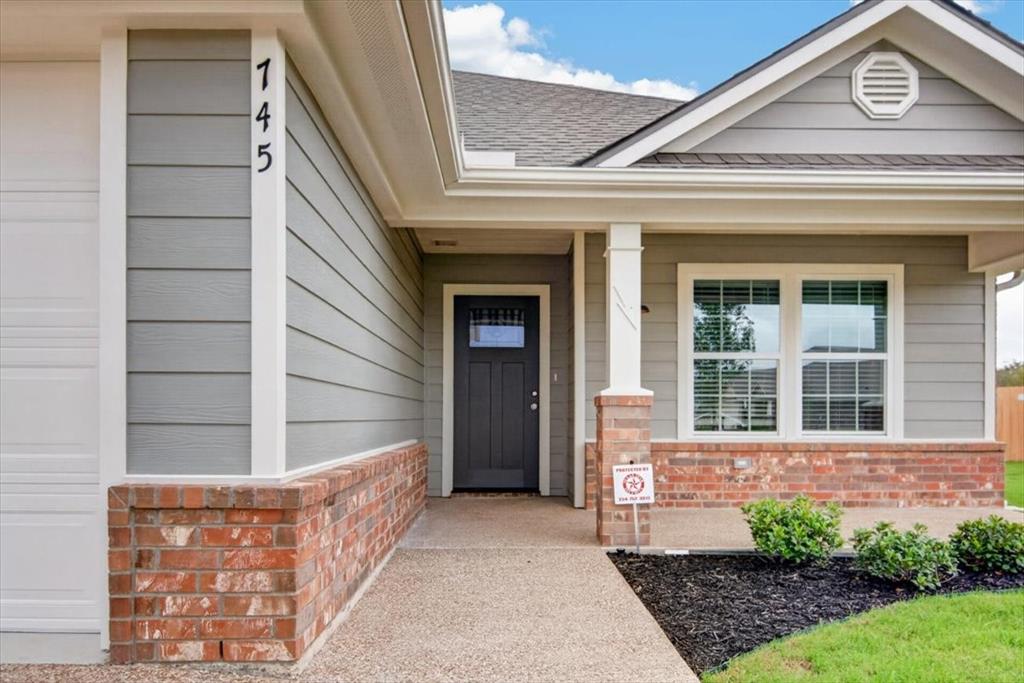 745 Heston Circle, Robinson, TX 76706