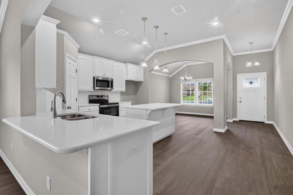 745 Heston Circle, Robinson, TX 76706