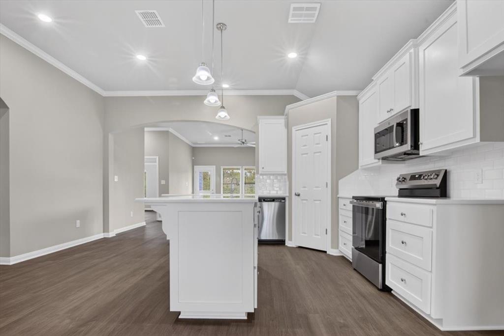 745 Heston Circle, Robinson, TX 76706