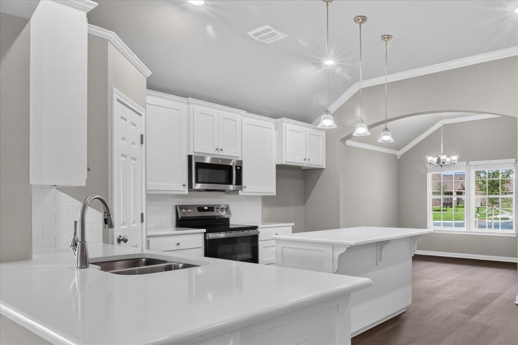 745 Heston Circle, Robinson, TX 76706