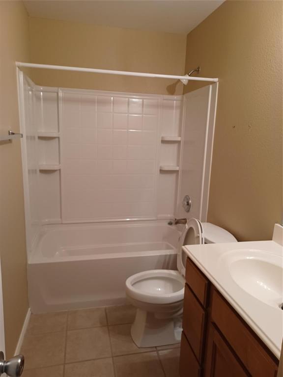 White shower-tub combination unit with integrated shelving