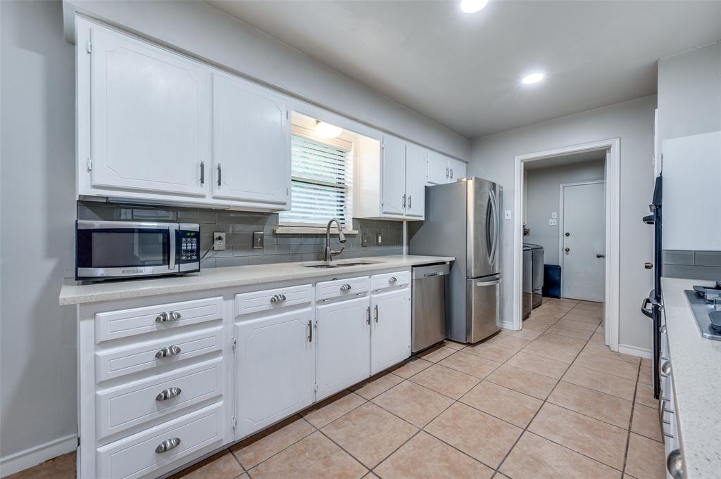 8305 Londonderry Lane, Dallas, TX 75228 8305 Londonderry Lane, Dallas, TX 75228
