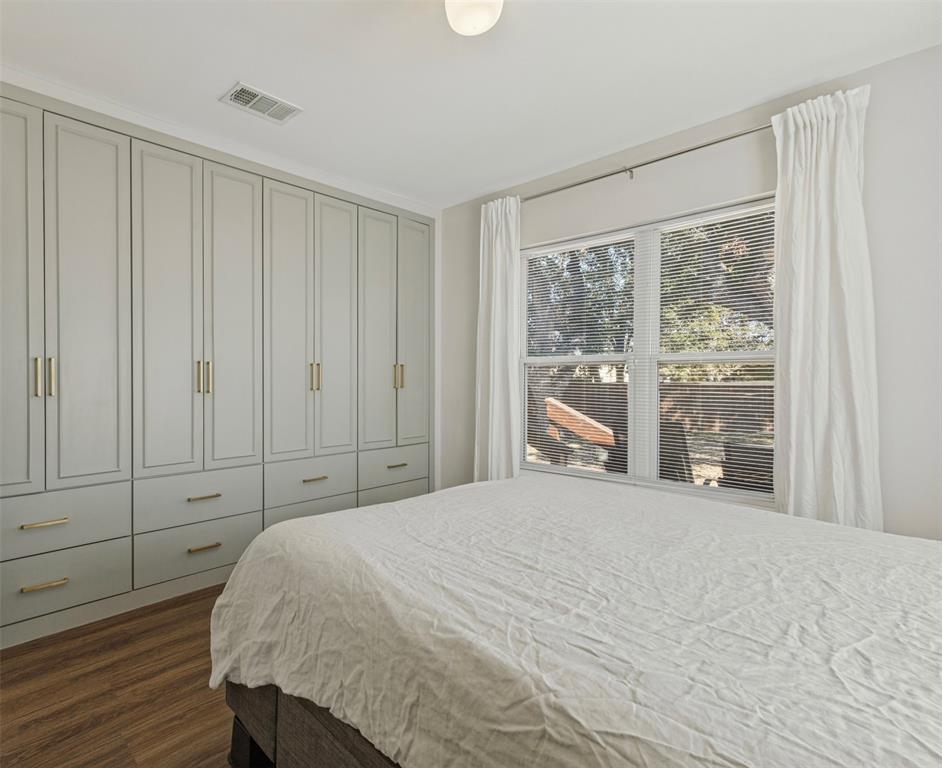 2002 Seevers Avenue, Dallas, TX 75216