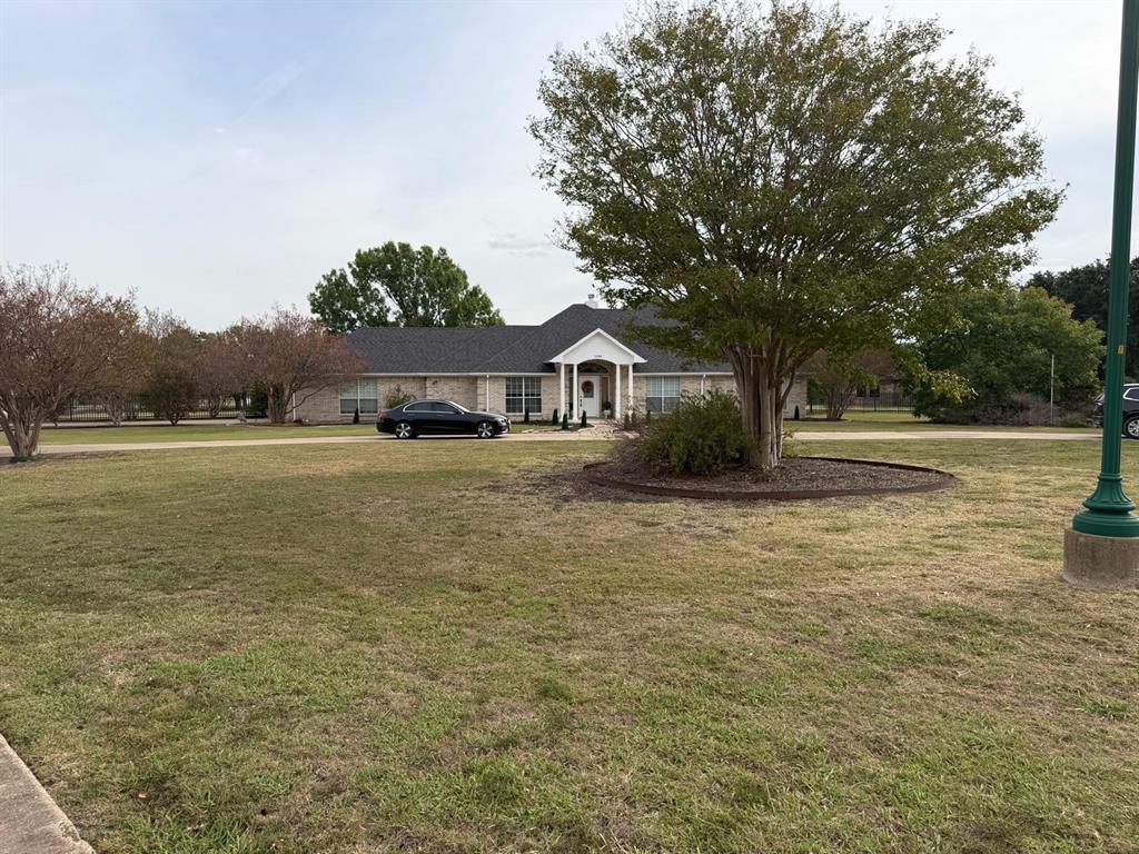1165 E Oaklawn Drive, Talty, TX 75160
