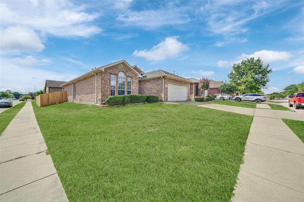 2716 Silver Hill Drive, Fort Worth, TX 76131