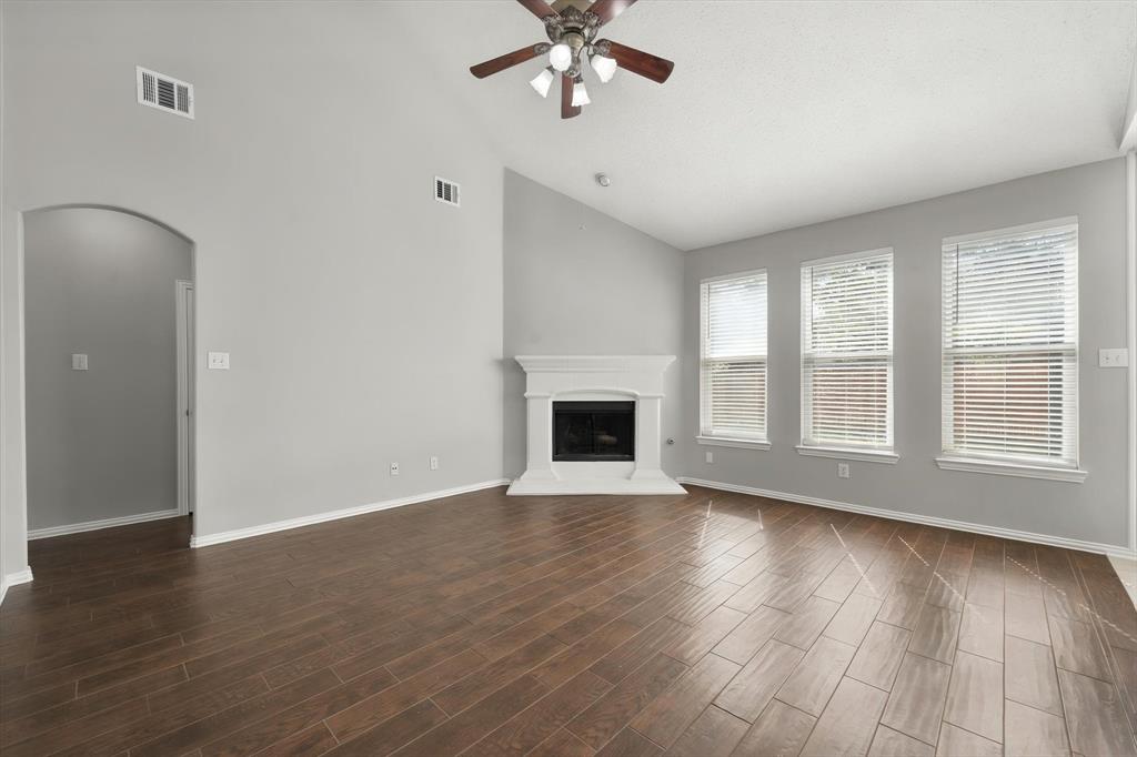 1102 Tanglewood Drive, Mansfield, TX 76063