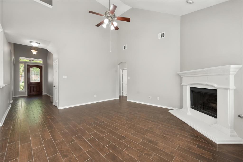 1102 Tanglewood Drive, Mansfield, TX 76063
