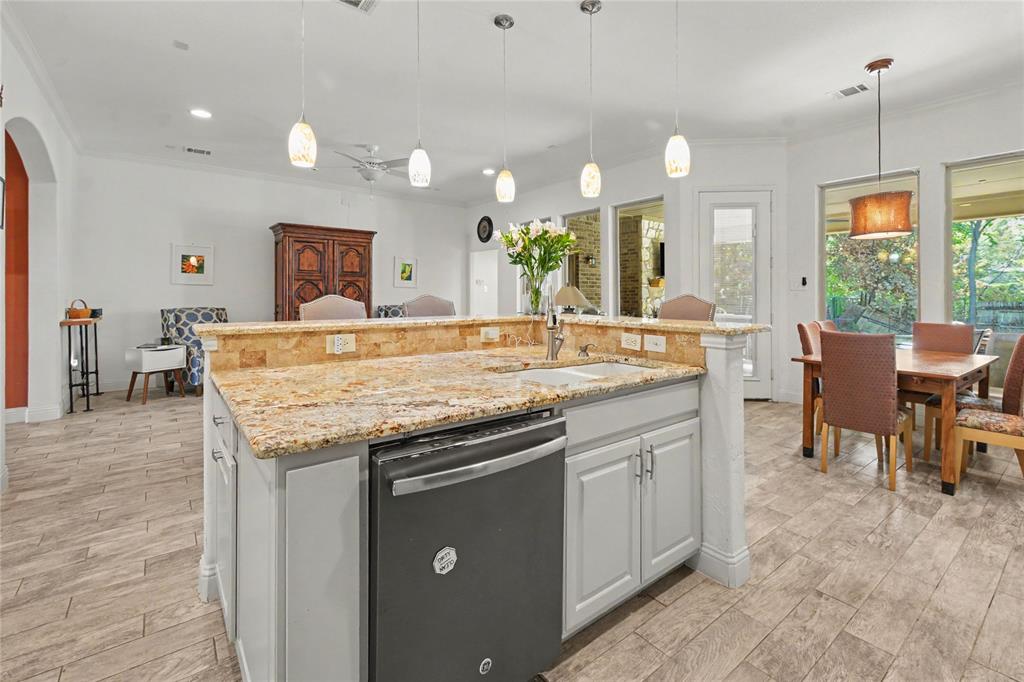 116 E 8th Street, Irving, TX 75060