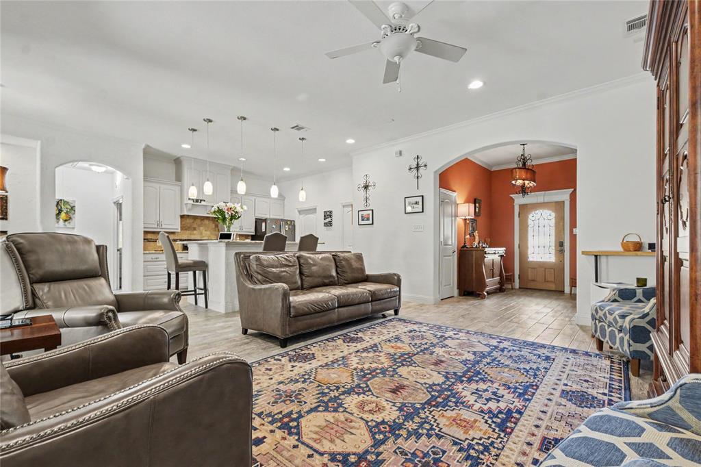 116 E 8th Street, Irving, TX 75060