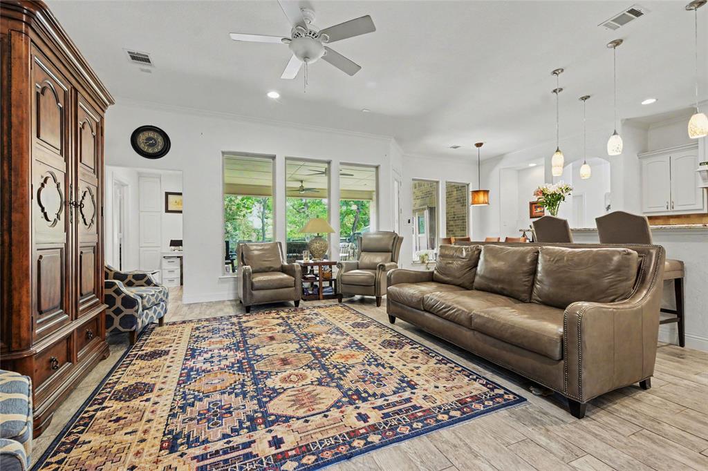 116 E 8th Street, Irving, TX 75060