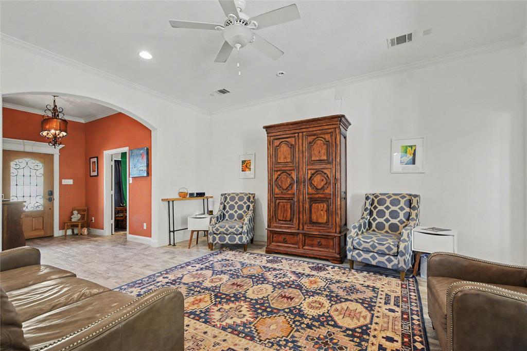 116 E 8th Street, Irving, TX 75060