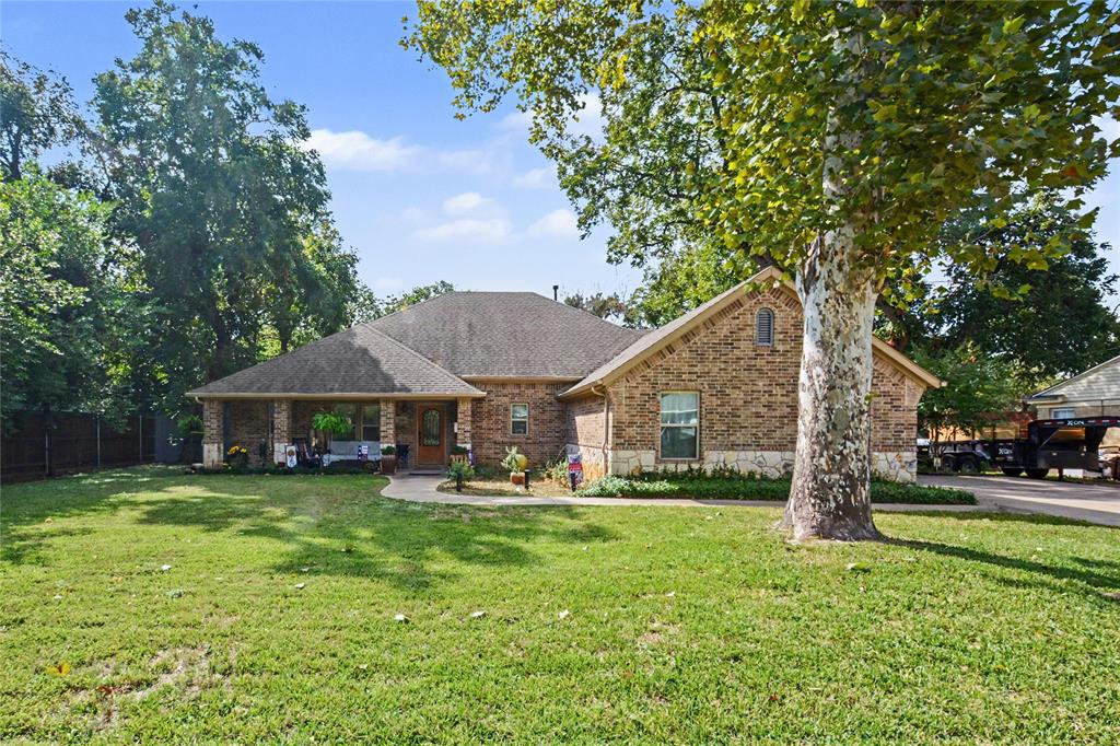 116 E 8th Street, Irving, TX 75060 116 E 8th Street, Irving, TX 75060