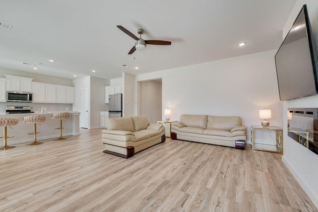 801 Vineyard Way, Forney, TX 75126 801 Vineyard Way, Forney, TX 75126