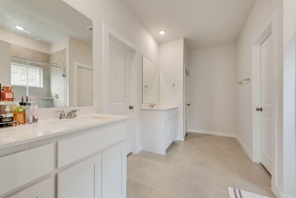 801 Vineyard Way, Forney, TX 75126