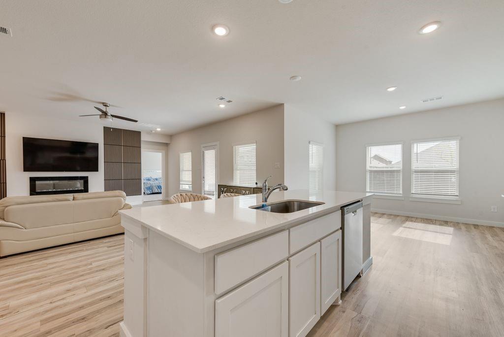 801 Vineyard Way, Forney, TX 75126