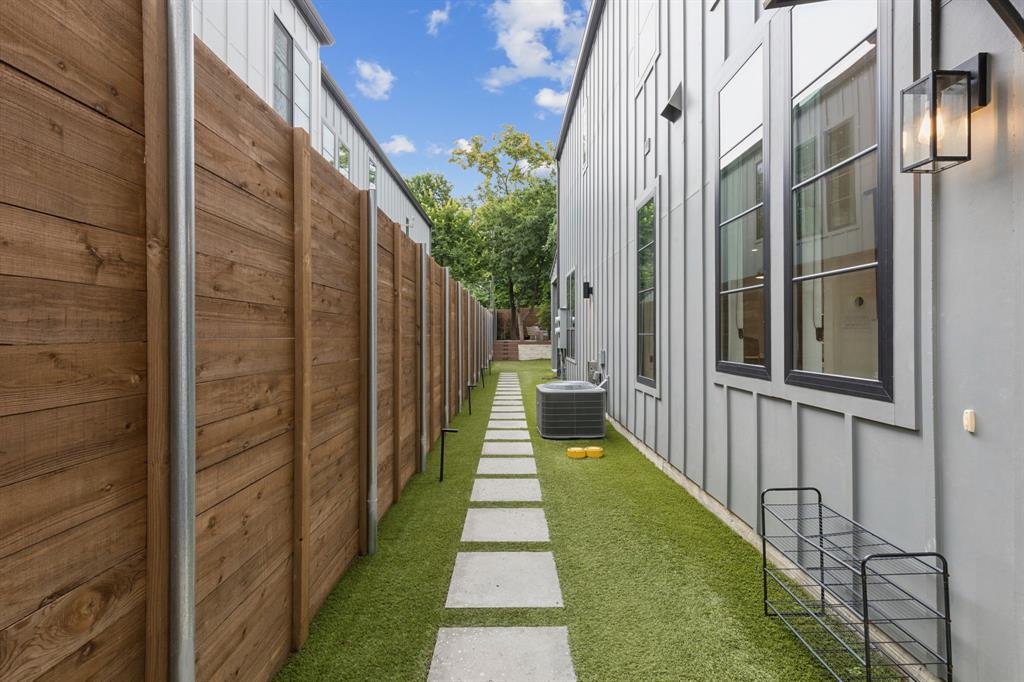 1214 Haines Avenue, Dallas, TX 75208