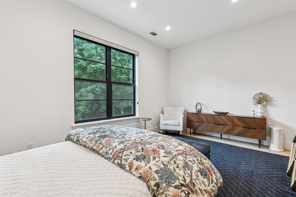 1214 Haines Avenue, Dallas, TX 75208