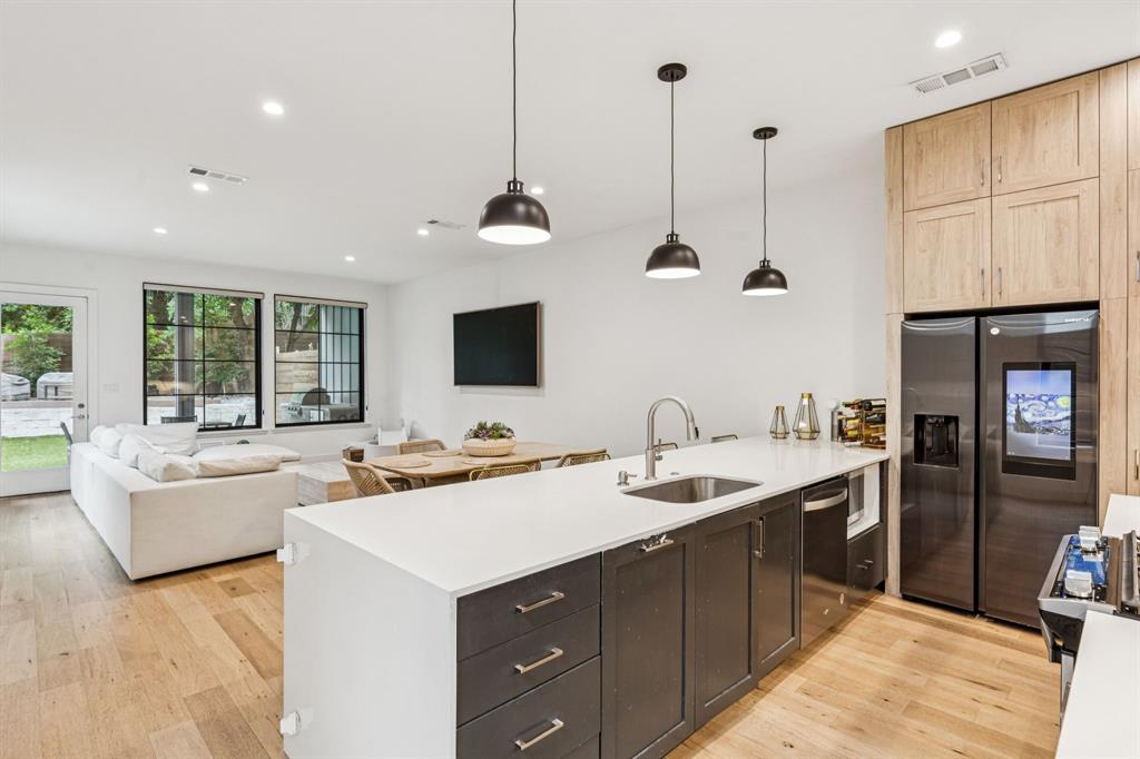 1214 Haines Avenue, Dallas, TX 75208