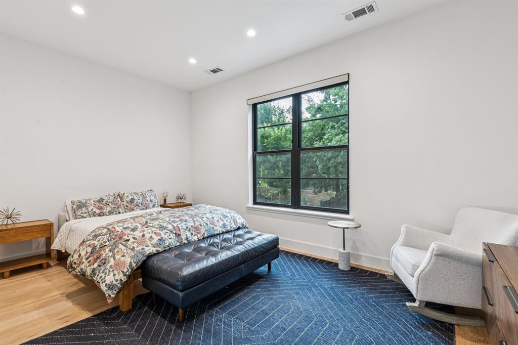 1214 Haines Avenue, Dallas, TX 75208