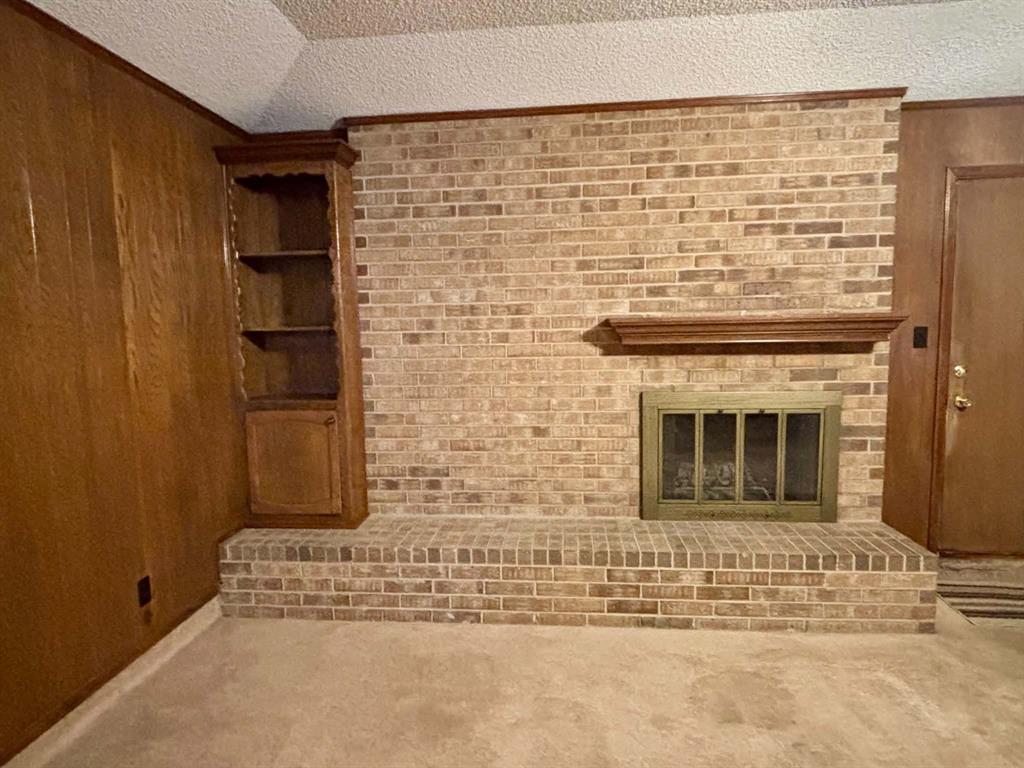 2112 River Bend Road, Arlington, TX 76014