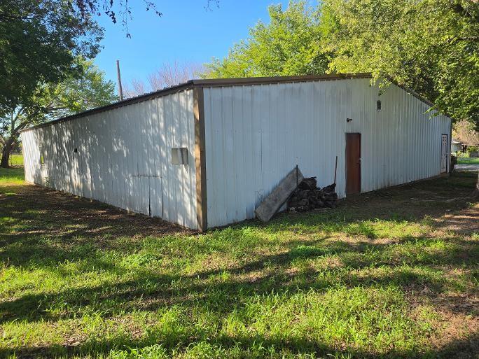 Side Entry into Shop Area